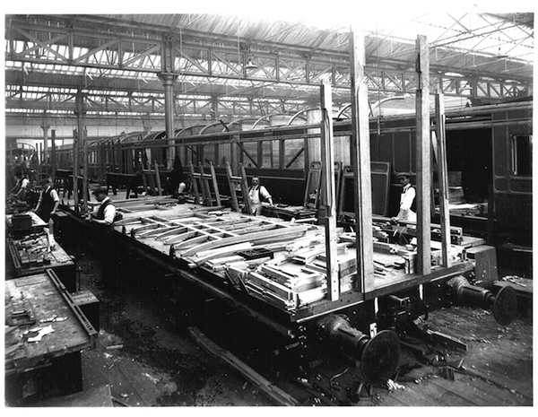 DY12828 Method of carriage construction old style - 7th day, making quarter framing 06SEP1922