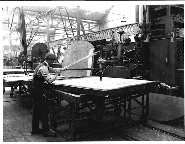 DY12858 Screwing Carriage Partitions in Jig NOV1922