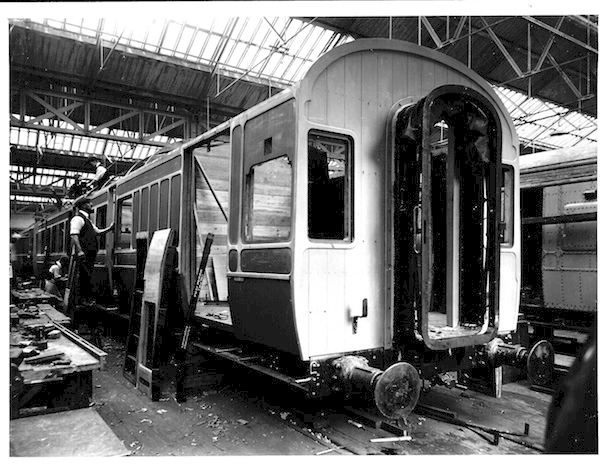 DY12835 Method of carriage construction old style - 19th day, moulding up completed and preparing for roof 26SEP1922
